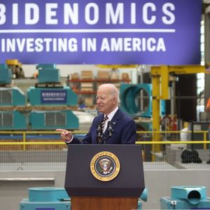 Joe Biden multiplie les discours et les déplacements pour promouvoir sa politique économique, comme ici à Milwaukee (Wisconsin) en août.