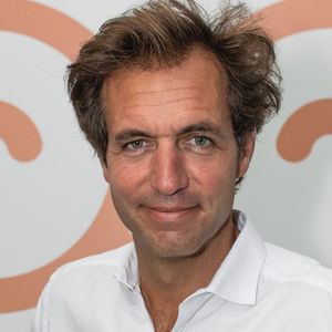 Christophe de Becdelièvre, lauréat du prix de la Start-Up de l'année 2023 pour l'Ile-de-France.