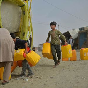 Sans les perturbations liées au Covid, 30 millions d'enfants supplémentaires auraient pu être sortis de la pauvreté (photo : à Kaboul, en Afghanistan, en octobre 2021).