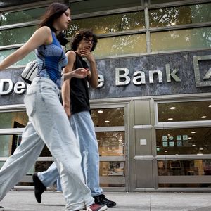 Deutsche Bank s'était vu imposer 700 millions d'euros de surcharge en capital liée à sa politique des risques sur les prêts LBO, selon les calculs de Bloomberg.