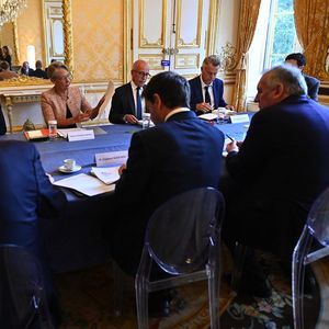La Première ministre, Elisabeth Borne, présentait ce lundi à Matignon aux chefs de parti les travaux sur la planification écologique.