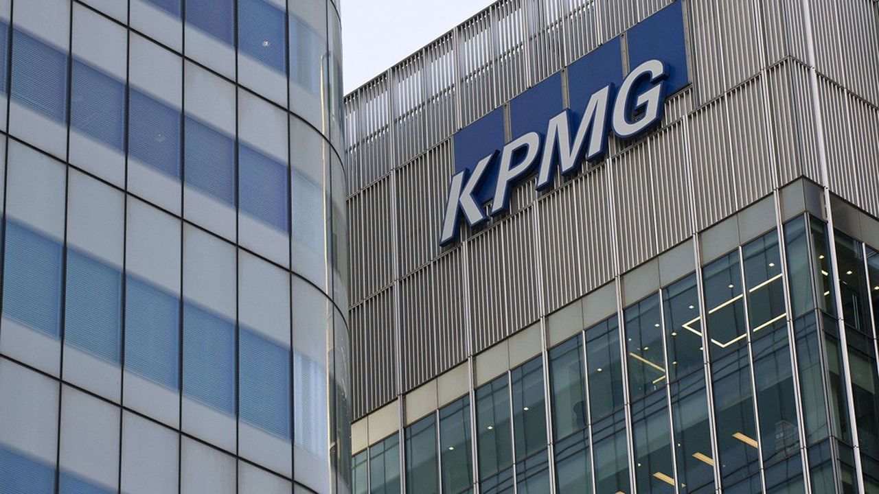 KPMG s'apprête à licencier une centaine de salariés du département de conseil financier.