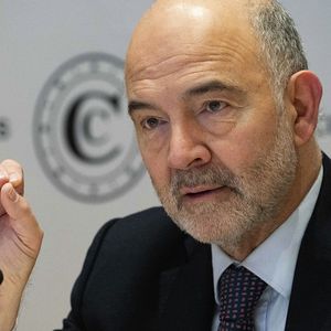 Pierre Moscovici a mis en garde contre un poids de l'endettement qui devient « massif ».