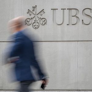 UBS a racheté Credit Suisse, en juin dernier, pour 3 milliards de francs suisses.