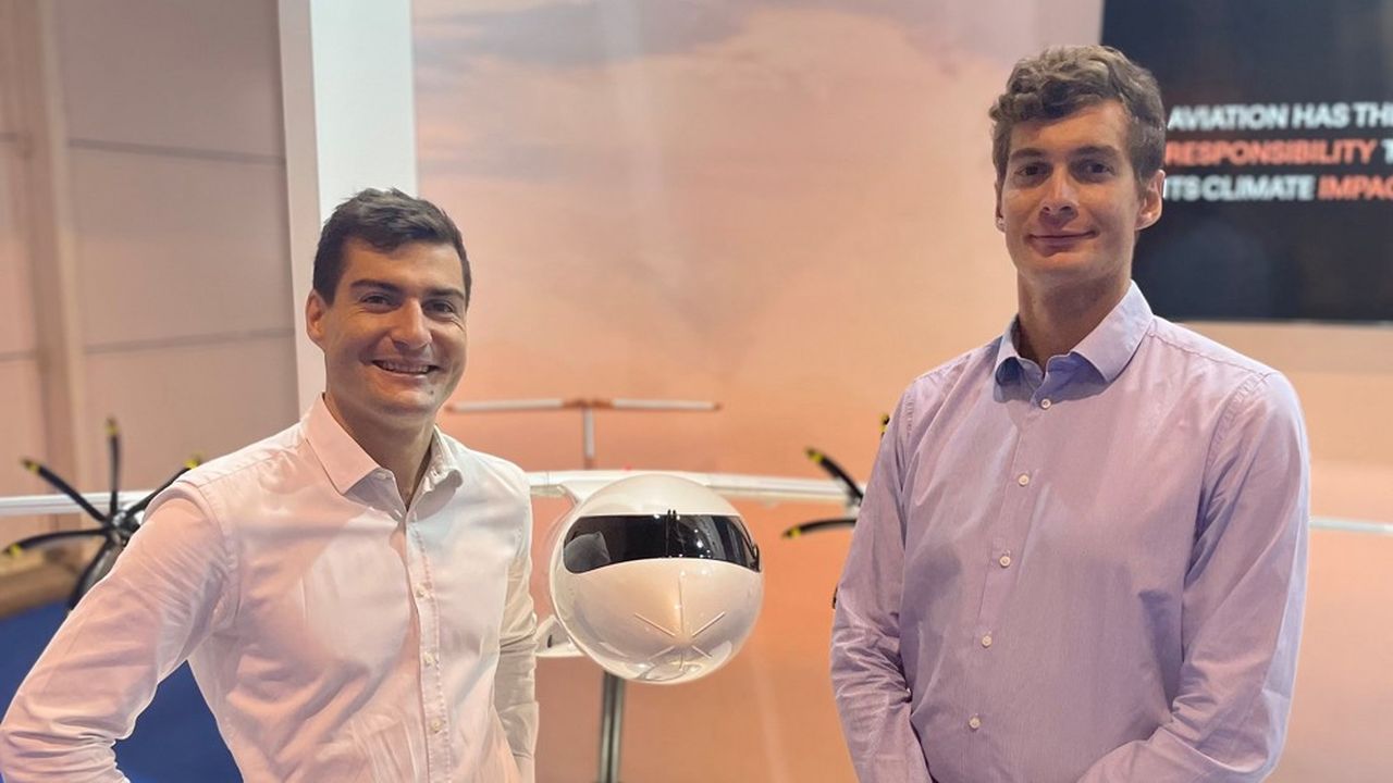 Nicolas et Maxime Meijers ont mis au point un logiciel qui permet de modéliser l'impact climatique d'une flotte d'avions, après avoir analysé plusieurs données de vol comme leur vitesse, leur altitude, etc.