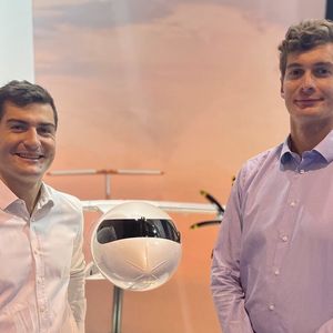 Nicolas et Maxime Meijers ont mis au point un logiciel qui permet de modéliser l'impact climatique d'une flotte d'avions, après avoir analysé plusieurs données de vol comme leur vitesse, leur altitude, etc.