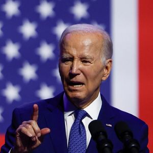 Joe Biden jeudi 28 septembre 2023 lors d'un hommage à feu le sénateur républicain John McCain à Tempe, en Arizona.