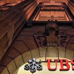 UBS a racheté Credit Suisse cette année pour 3 milliards de francs suisses.