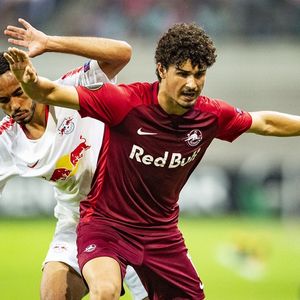 Le Red Bull Salzbourg d'Andre Ramalho (en rouge) et le Red Bull Leipzig de Matheus Cunha (en blanc) se sont affrontés en Ligue Europa en 2018.