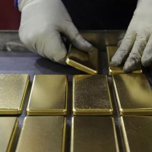 Les prix de l'or sont tombés au plus bas depuis mars 2023.