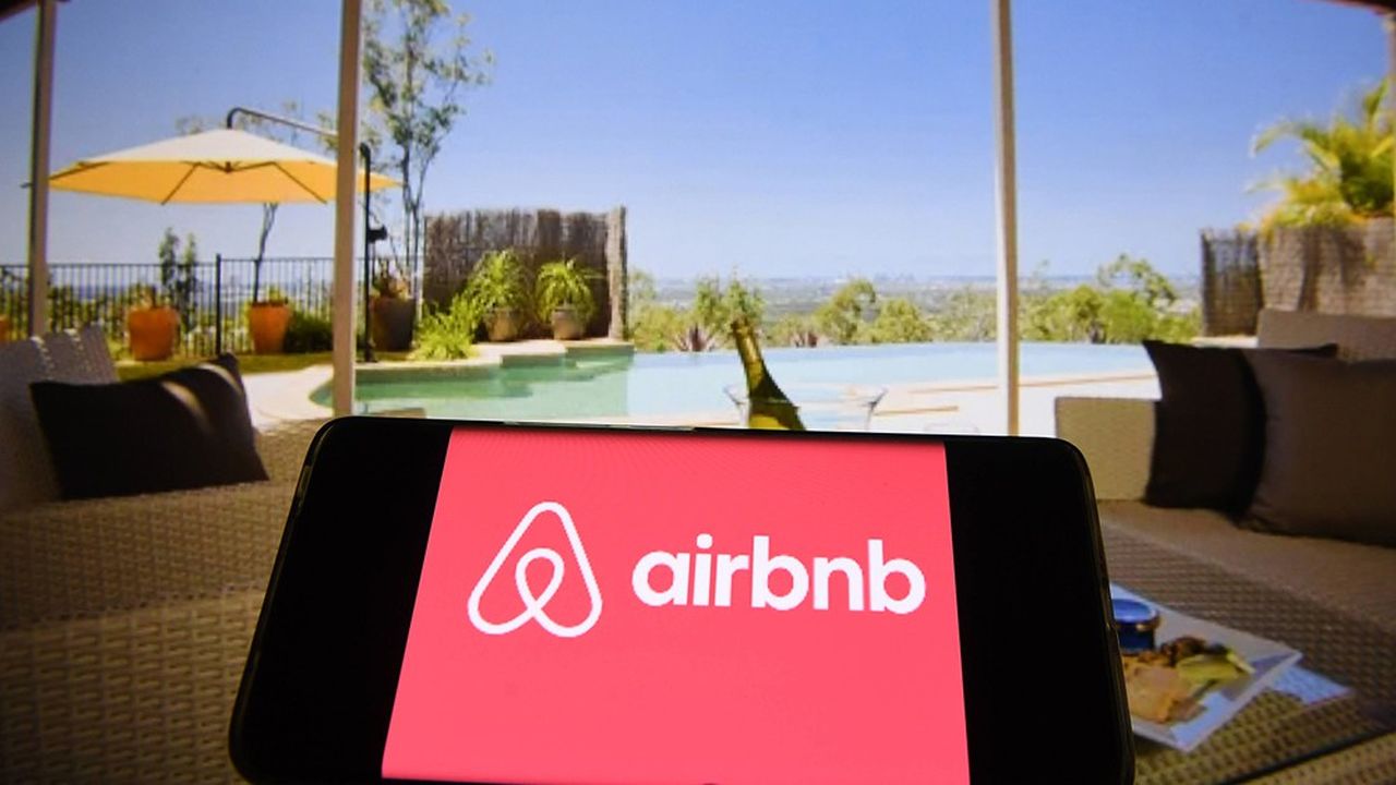 Locations Airbnb : la majorité divisée sur le durcissement de la fiscalité