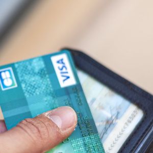 Face à Visa et Mastercard, les deux mastodontes américains, le GIE Cartes Bancaires veut renforcer son image pour se faire beaucoup mieux connaître des particuliers.