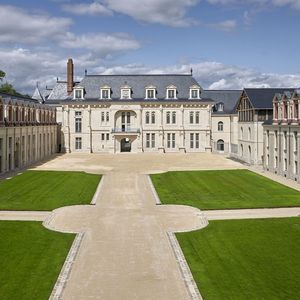 Château de Villers-Cotterêts, cour des offices, après restauration