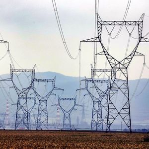 Les réseaux électriques sont le « maillon faible » de la transition vers les énergies propres.