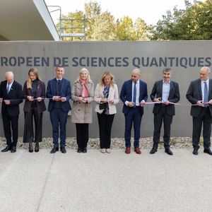 Le Centre européen de sciences quantiques a été inauguré le 16 octobre 2023.
