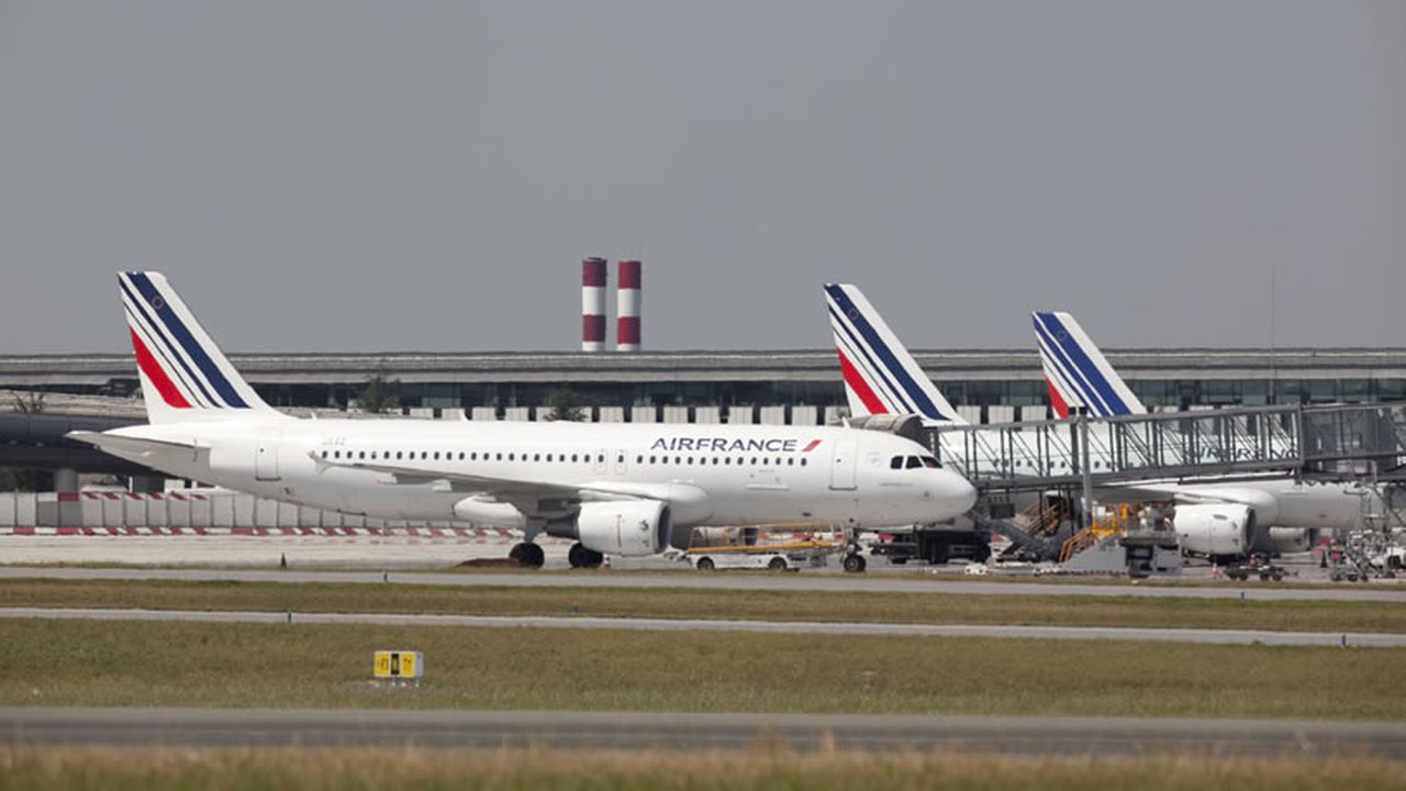 Air France qui quitte Orly ? Un « nouveau coup dur » et un « mépris des  territoires »