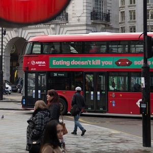 Très présente en Grande-Bretagne, Arriva est l'une des sociétés opérant les célèbres bus rouges londoniens à double-étage.