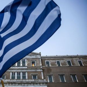 Dix ans après avoir menacé la zone euro d'effondrement, la Grèce a incontestablement changé de visage.