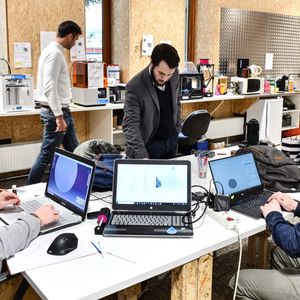 Beelys accueille les étudiants entrepreneurs à Lyon dans le Fab Lab sur le campus de Lyon Tech-la Doua.