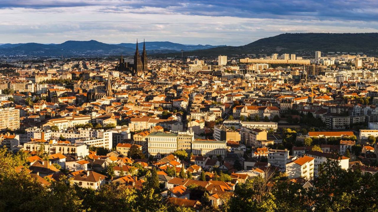 Clermont-Ferrand, une ville dynamique au coeur de la région Auvergne-Rhône-Alpes.