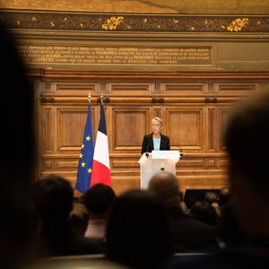 La Première ministre, Elisabeth Borne, doit ce jeudi dévoiler plusieurs mesures, essentiellement régaliennes, en réponse aux émeutes de l'été (photo : le 16 octobre dernier).