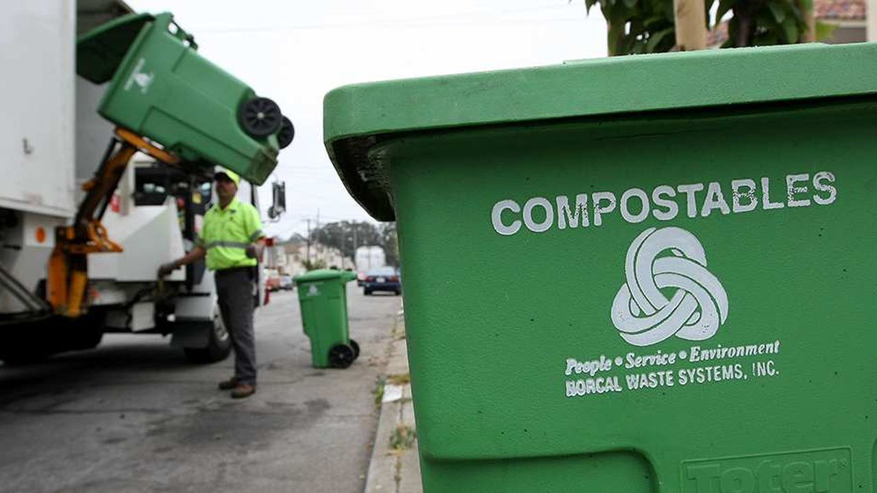 La revente des produits recyclés et de compost aux agriculteurs permet à la municipalité de financer sa politique de gestion des déchets.