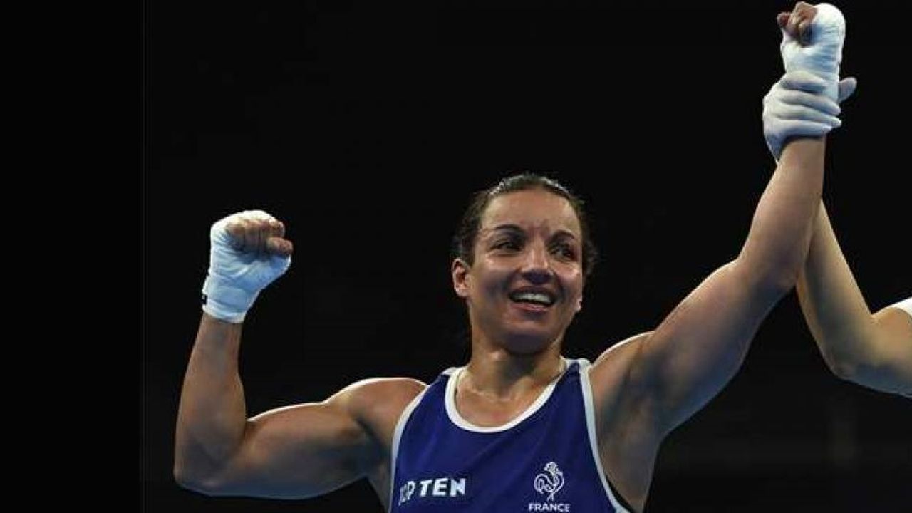 Sarah Ourahmoune, vice-championne olympique de boxe à Rio, a été sélectionnée lors de la première saison des « Sprinteuses » pour Boxer Inside, un projet de gants de boxe connectés.