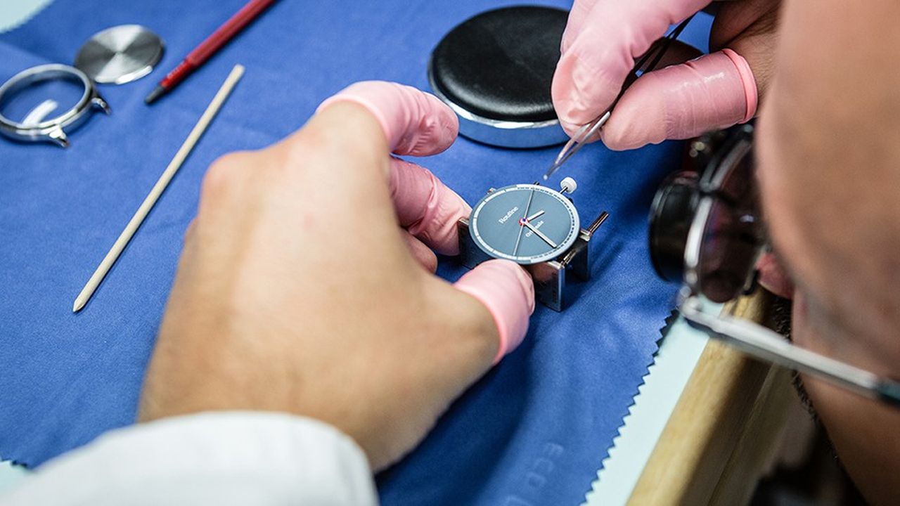 13 ateliers en France contirbuent à la fabrication d'une montre Routine.