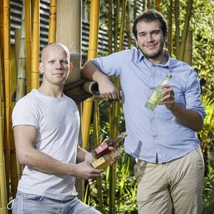 Gaspard Duval et Antoine Grenier, cofondateurs de la marque Baga, boisson apaisante a base de cannabidiol (CBD).