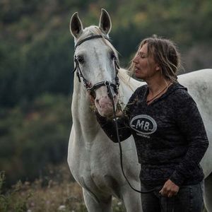 Passionnée par les chevaux, Nica Stapel a lancé FoalR, une marketplace pour les éleveurs et les étalonniers.