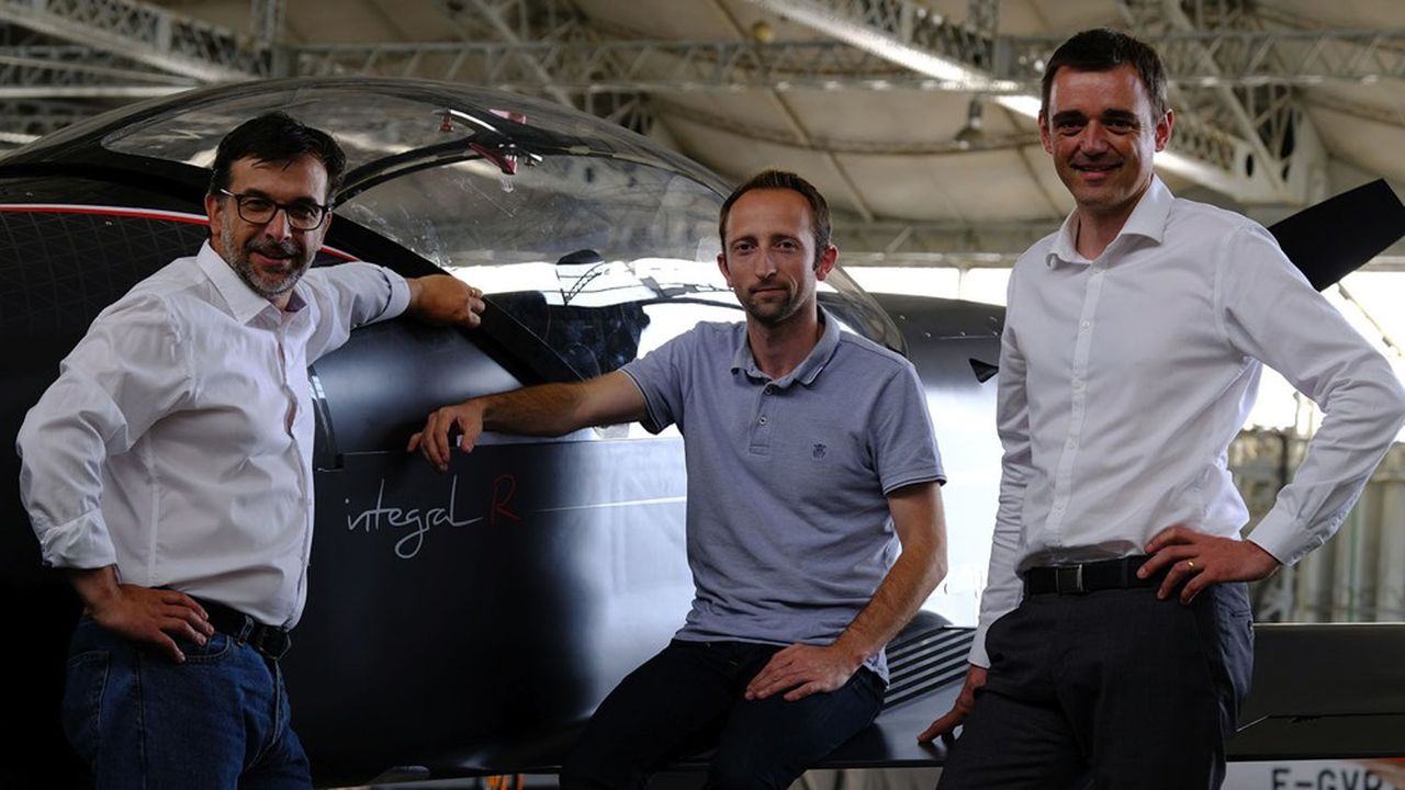 Fabien Raison (Chief Operating Officer), Jérémy Caussade (CEO & Chief Engineer) et Wilfried Dufaud (Chief Technical Officer) sont les cofondateurs de la startup Aura Aero.