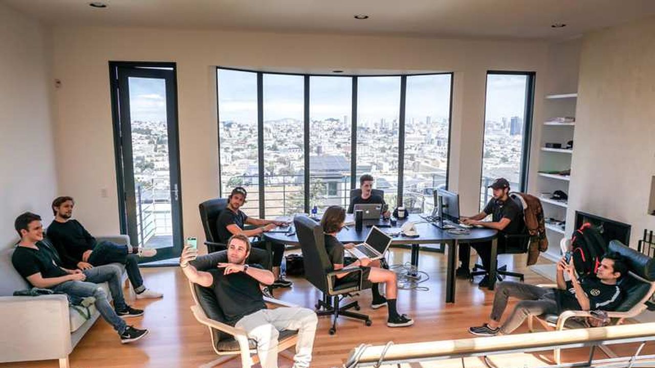 La start-up, installée dans une maison sur les hauteurs de San Francisco, emploie 9 personnes.