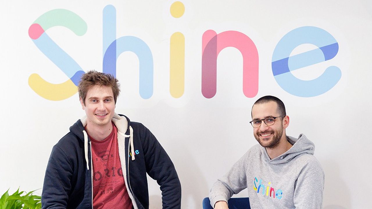 Raphaël Simon et Nicolas Reboud, cofondateurs de Shine, l'application bancaire pour les travailleurs indépendants, viennent de lever 8 millions d'euros auprès d'XAnge et de Daphni.