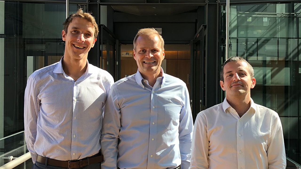 Henri-Nicolas Olivier, fondateur de CarFit (au centre), entouré de Pierre Garrigues, directeur de la communication (à gauche), et de Benoit Stefani, directeur financier.