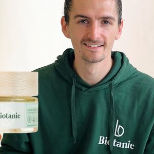 Anthony Martin s'est lancé en 2018 dans la fabrication de cosmétiques. Cinq ans plus tard, sa jeune marque Biotanie, sise à Conflans-Sainte-Honorine (78), compte 11.200 clients
