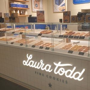 Le réseau de boutiques de cookies Laura Todd a déployé 13 boutiques avant de se lancer en franchise.
