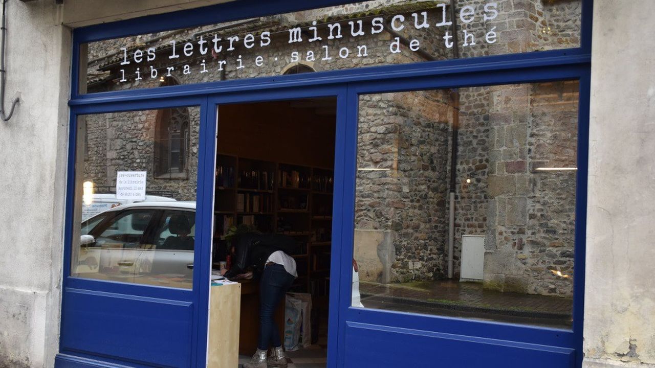 Carole Marie a lancé sa librairie-salon de thé Les Lettres minuscules à Beaujeu, dans le Rhône, à la mi-mai 2020.