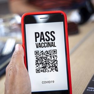 Covid-19 : le pass sanitaire devient le pass vaccinal