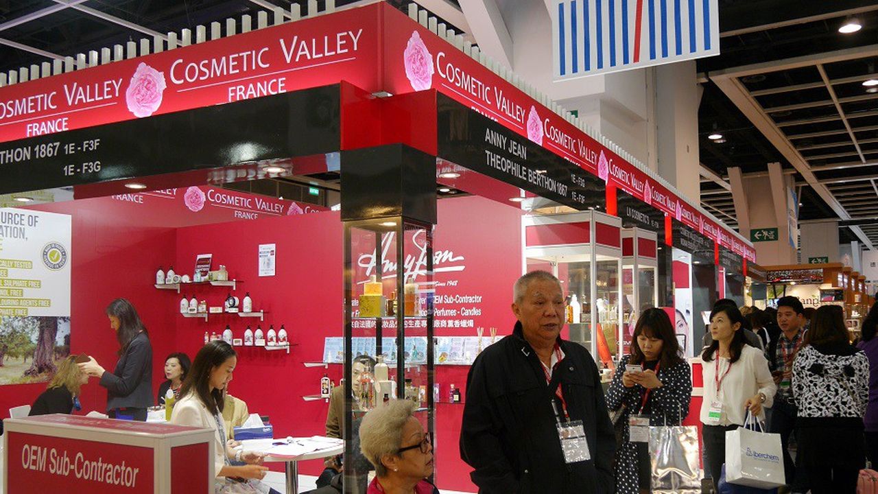 Cosmetic Valley représente l'industrie cosmétique française à l'international, comme ici à Hong Kong.