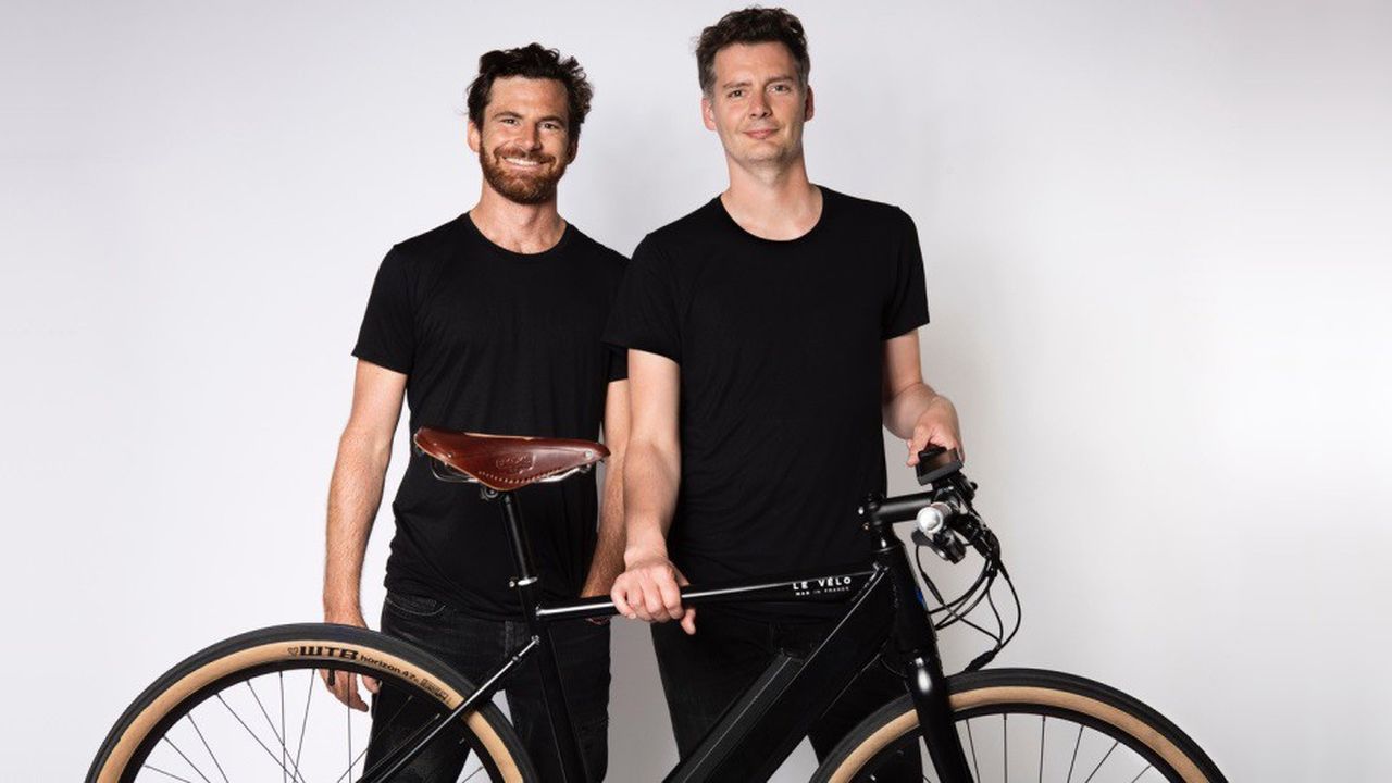 Guillaume Adriansen et Charles Hurtebize ont cofondé Le Vélo Mad in France, qui se commercialise par le biais de son site Internet et d'ambassadeurs.