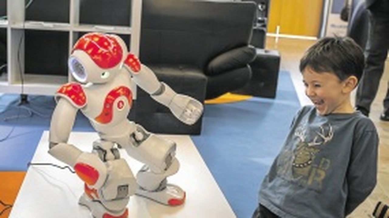 Le robot Nao d'Aldebaran Robotics était l'une des stars du Salon Innorobo 2012, à Lyon.