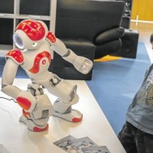 Le robot Nao d'Aldebaran Robotics était l'une des stars du Salon Innorobo 2012, à Lyon.