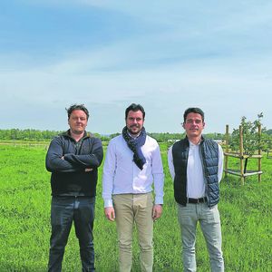 Alexandre Bocage, Théo Saint-Martin et Alexandre Foulon ont créé Veragrow en 2019, jeune pousse mettant à profit le lombric dans l'agriculture.