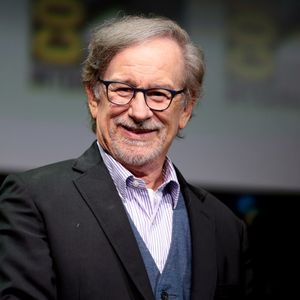 Steven Spielberg a commencé sa carrière par un stage chez Universal Studios.