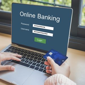 N’oubliez pas de déclarer vos comptes bancaires en ligne situés à l’étranger !