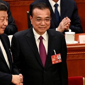 Li Keqiang (à droite) a été le Premier ministre de Xi Jinping de 2013 à 2023.