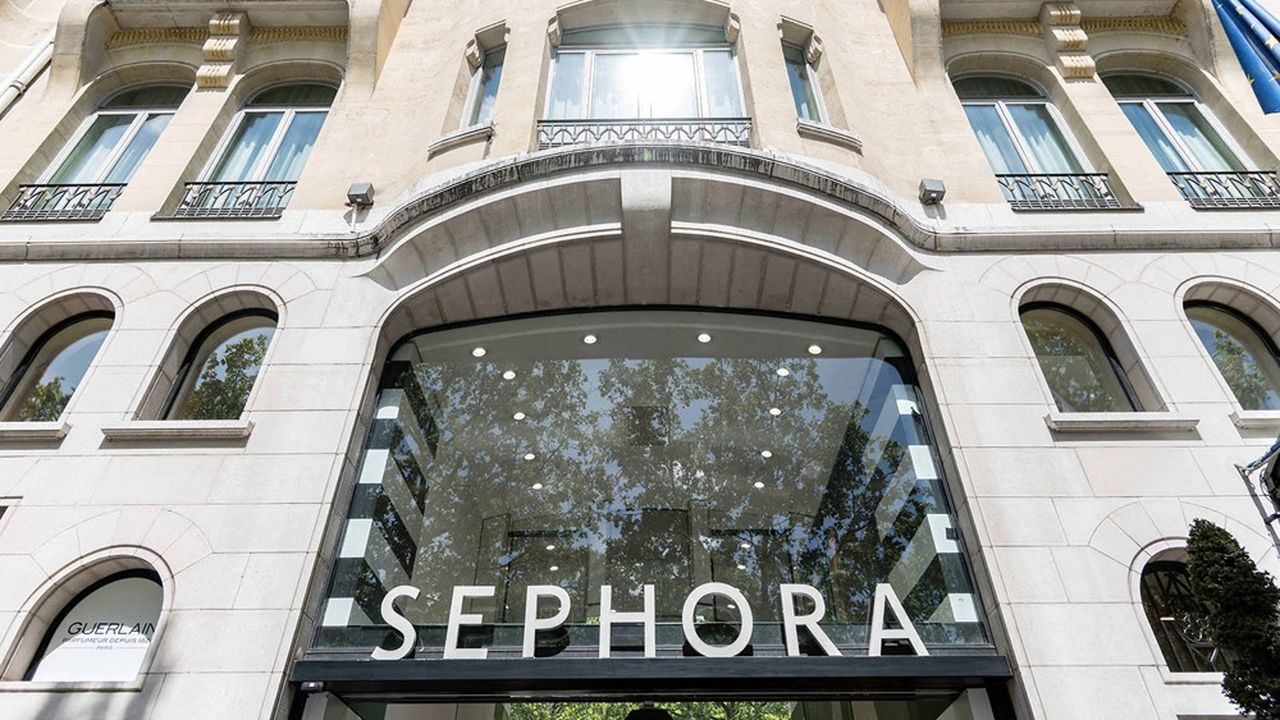 Sephora s'est refait une beauté et rouvre sur les Champs-Élysées sa plus  grande boutique d'Europe