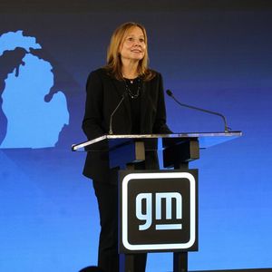 Mary Barra, la PDG de General Motors, a renoncé à produire 400.000 véhicules électriques de 2022 à mi-2024.