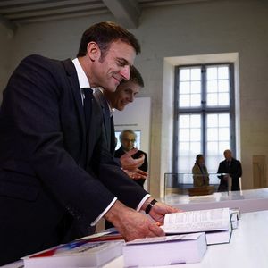 Emmanuel Macron ce lundi à Villers-Cotterêts (Aisne), en visite à la Cité internationale de la langue française à l'occasion de son inauguration.
