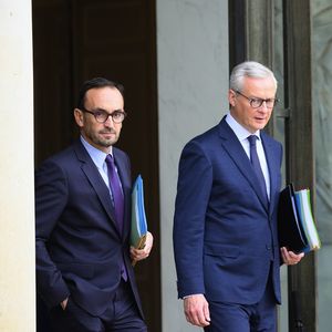 Le ministre des Comptes publics, Thomas Cazenave, et celui de l'Economie, Bruno Le Maire, se félicitent de la croissance française en 2023.